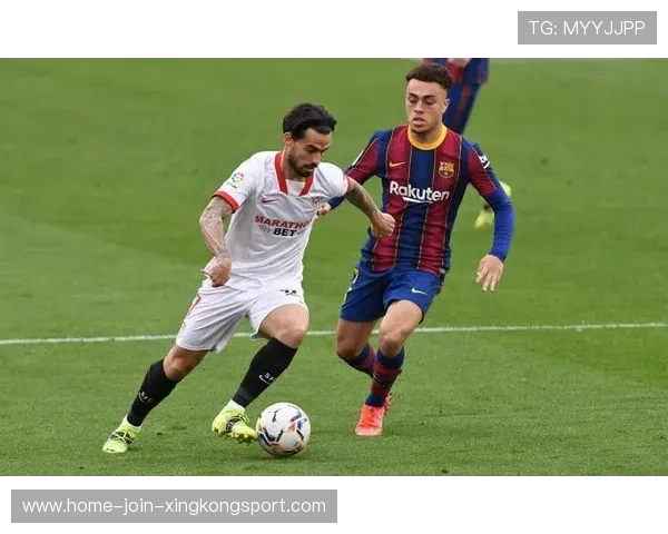 瓦伦西亚边路推进形成持续进攻态势 瓦伦西亚边路推进形成持续进攻态势